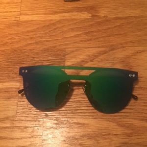 Men or Women’s Spitfire Green Mirrored Sunglasses